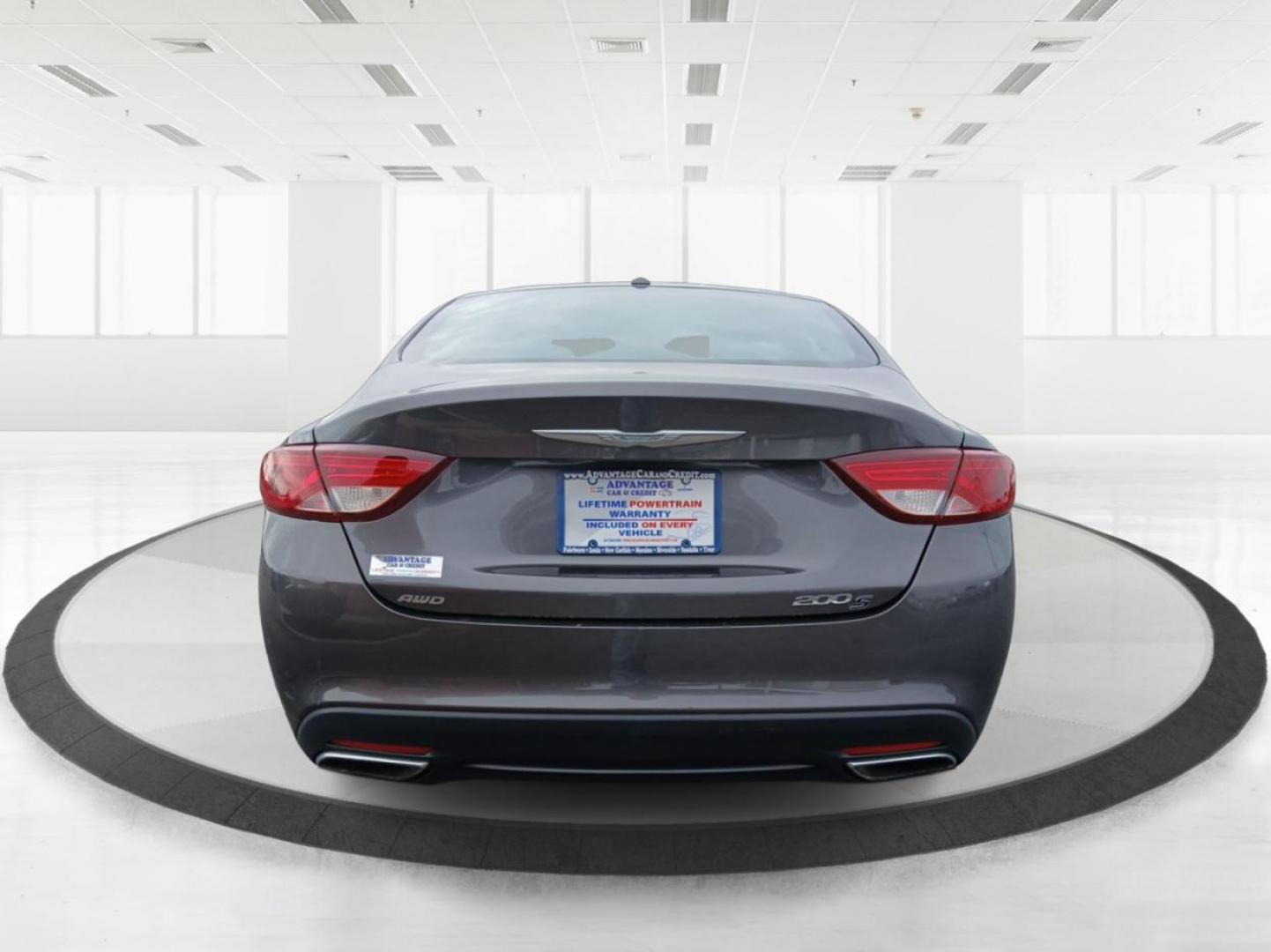 2015 Chrysler 200 S AWD (1C3CCCDG7FN) with an 3.6L V6 DOHC 24V FFV engine, 9-Speed Automatic transmission, located at 401 Woodman Dr, Riverside, OH, 45431, (937) 908-9800, 39.761024, -84.120956 - Photo#3