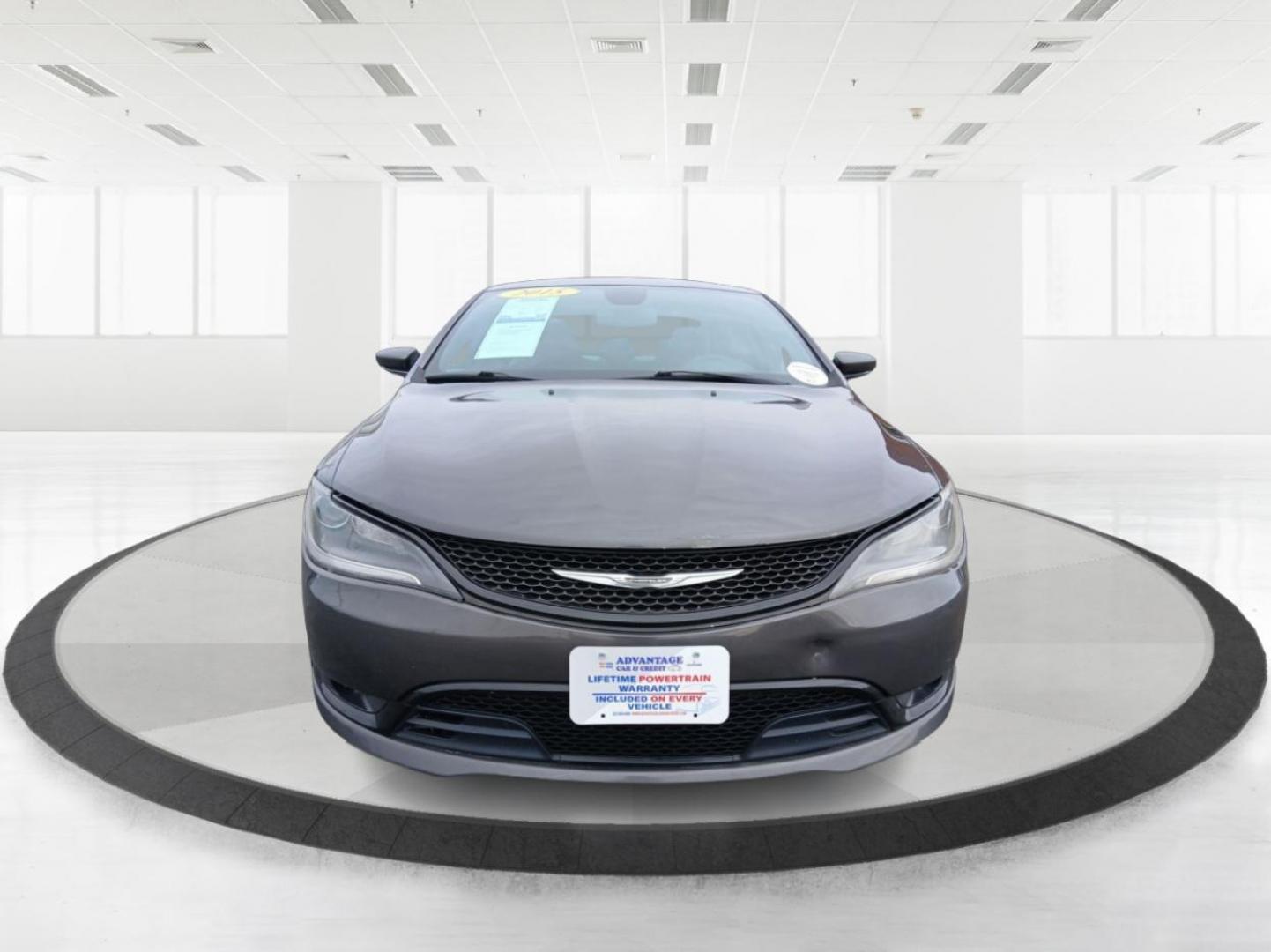 2015 Chrysler 200 S AWD (1C3CCCDG7FN) with an 3.6L V6 DOHC 24V FFV engine, 9-Speed Automatic transmission, located at 401 Woodman Dr, Riverside, OH, 45431, (937) 908-9800, 39.761024, -84.120956 - Photo#6
