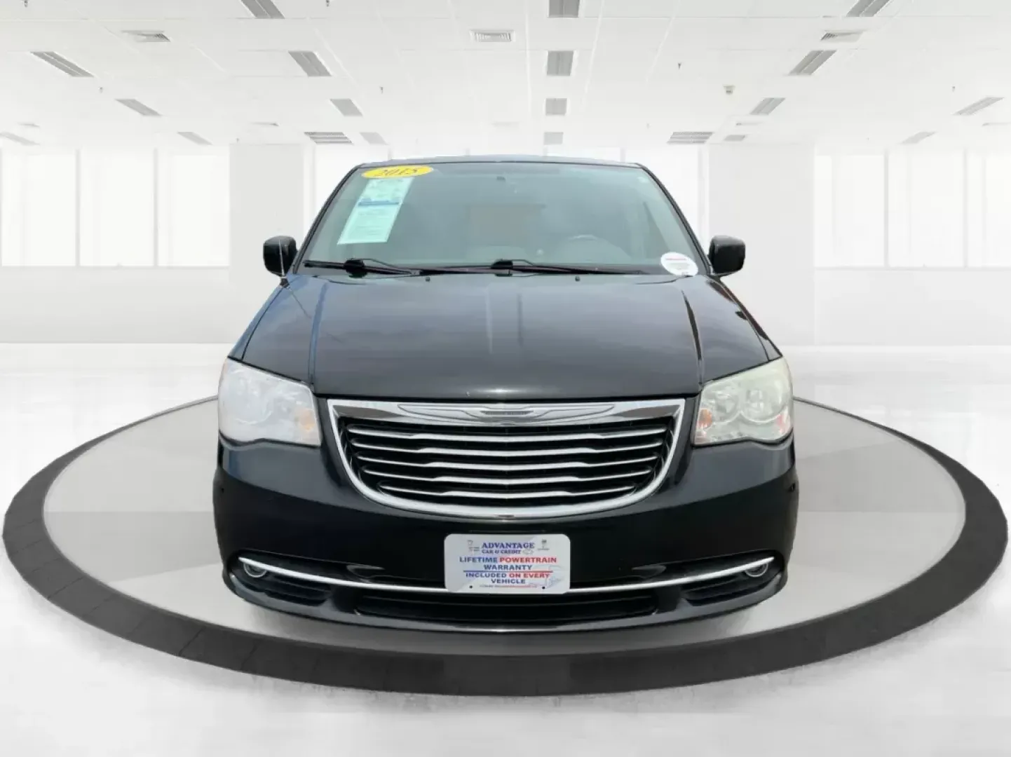 2015 Chrysler Town and Country Touring (2C4RC1BG2FR) with an 3.6L V-6 DOHC engine, located at 1184 Kauffman Ave, Fairborn, OH, 45324, (937) 908-9800, 39.807072, -84.031563 - Photo#6