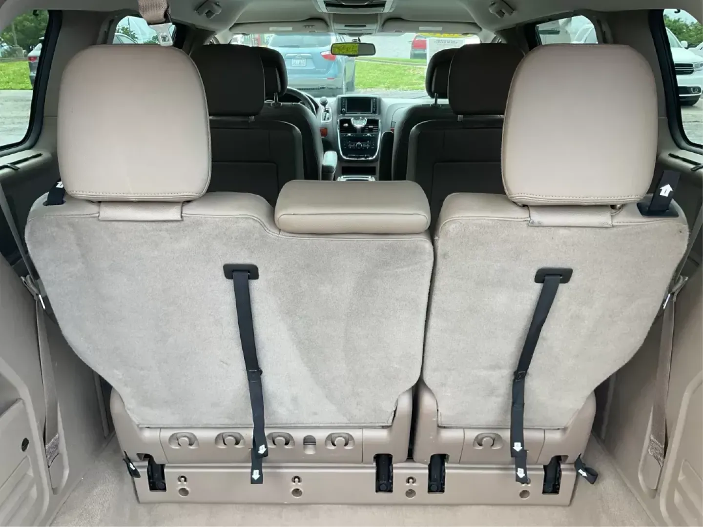 2015 Chrysler Town and Country Touring (2C4RC1BG2FR) with an 3.6L V-6 DOHC engine, located at 1184 Kauffman Ave, Fairborn, OH, 45324, (937) 908-9800, 39.807072, -84.031563 - Photo#11