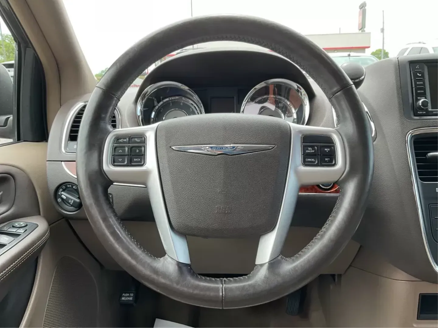 2015 Chrysler Town and Country Touring (2C4RC1BG2FR) with an 3.6L V-6 DOHC engine, located at 1184 Kauffman Ave, Fairborn, OH, 45324, (937) 908-9800, 39.807072, -84.031563 - Photo#15