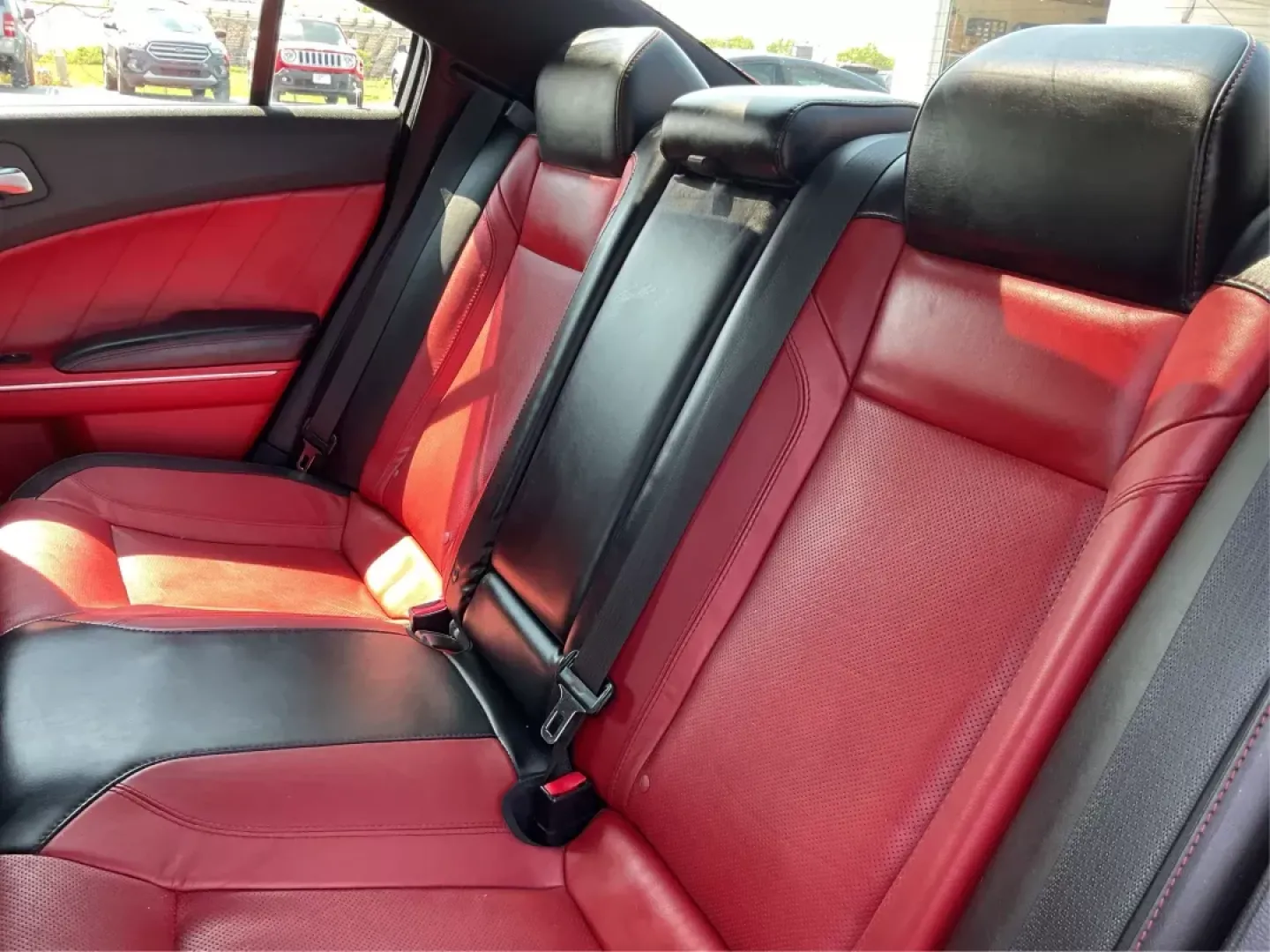 2015 Dodge Charger SXT (2C3CDXJG7FH) with an 3.6L V-6 DOHC engine, located at 8750 N County Rd 25A, Piqua, OH, 45356, (937) 908-9800, 40.164391, -84.232513 - Photo#9