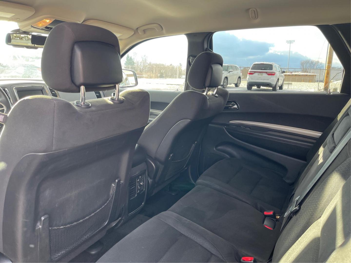 2015 Dodge Durango SXT AWD (1C4RDJAG2FC) with an 3.6L V6 DOHC 24V engine, 8-Speed Automatic transmission, located at 1951 S Dayton Lakeview Rd., New Carlisle, OH, 45344, (937) 908-9800, 39.890999, -84.050255 - Photo#9
