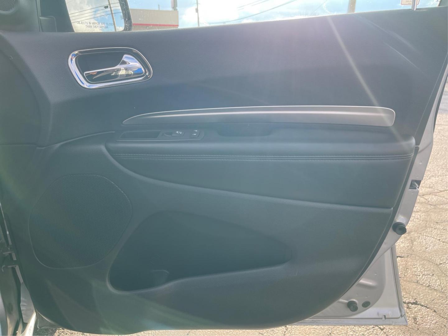 2015 Dodge Durango SXT AWD (1C4RDJAG2FC) with an 3.6L V6 DOHC 24V engine, 8-Speed Automatic transmission, located at 1951 S Dayton Lakeview Rd., New Carlisle, OH, 45344, (937) 908-9800, 39.890999, -84.050255 - Photo#19