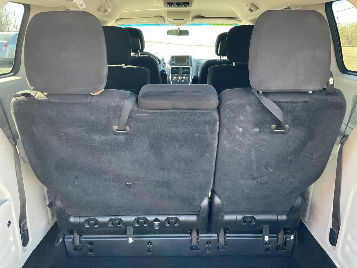 2015 Dodge Grand Caravan SXT (2C4RDGCG0FR) with an 3.6L V-6 DOHC engine, located at 8750 N County Rd 25A, Piqua, OH, 45356, (937) 908-9800, 40.164391, -84.232513 - Photo#11