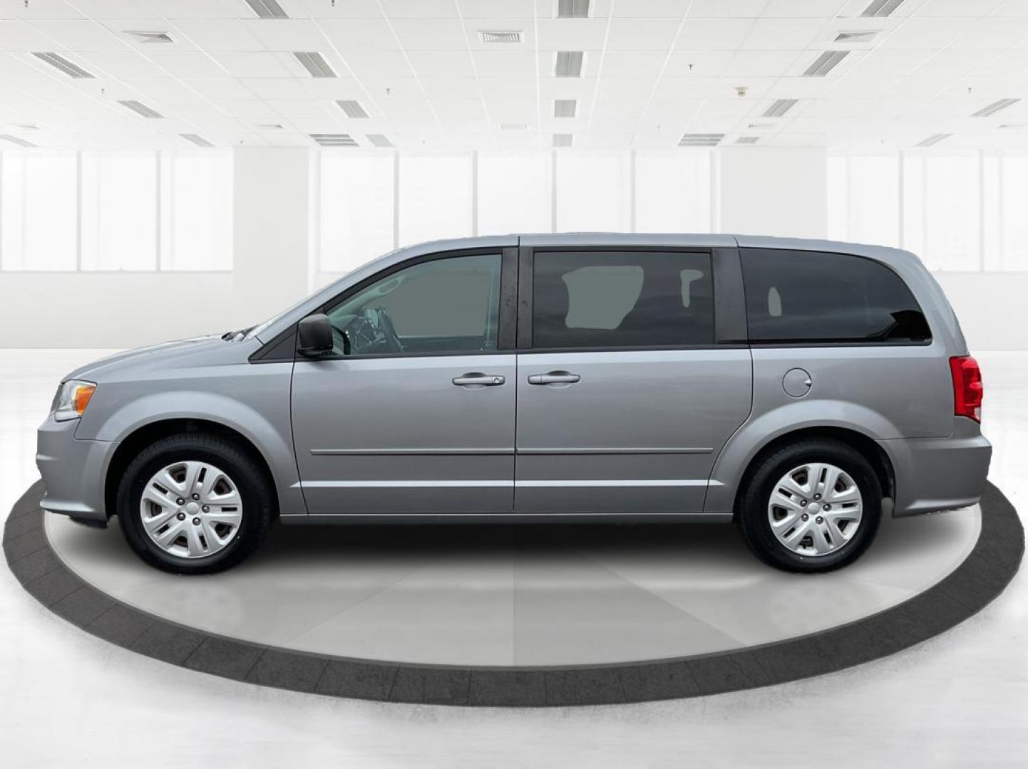 2015 Dodge Grand Caravan SE (2C4RDGBG9FR) with an Other engine, located at 1099 N County Rd 25A , Troy, OH, 45373, (937) 908-9800, 40.057041, -84.215462 - Photo#5