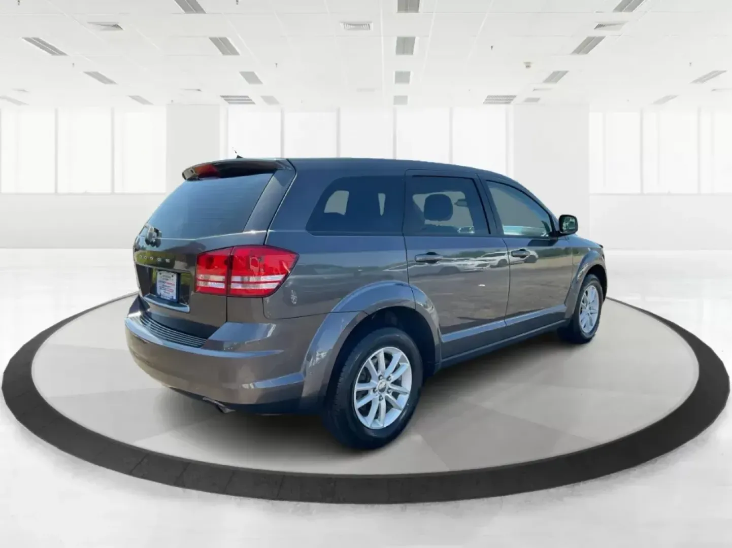 2015 Dodge Journey SE (3C4PDCABXFT) with an 2.4L L4 DOHC 16V engine, 4-Speed Automatic transmission, located at 4508 South Dixie Dr, Moraine, OH, 45439, (937) 908-9800, 39.807072, -84.031563 - Photo#2