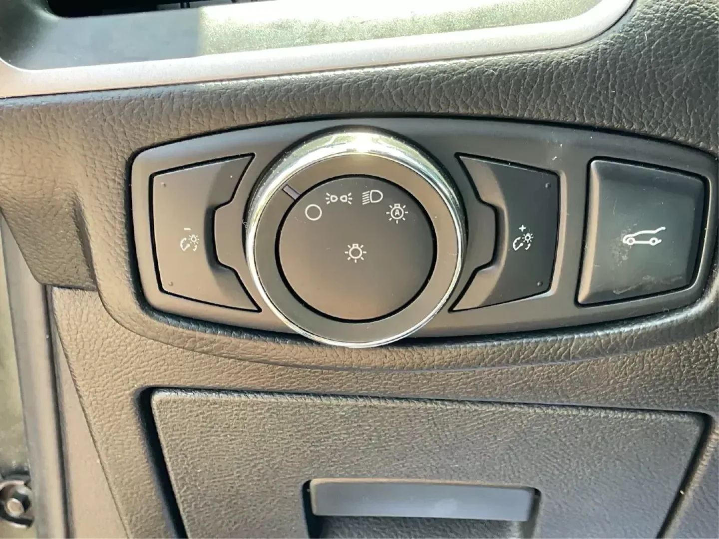 2015 Ford Edge SEL (2FMTK4J99FB) with an Other engine, located at 880 E. National Road, OH, 45377, (937) 908-9800, 39.891918, -84.183975 - Photo#16