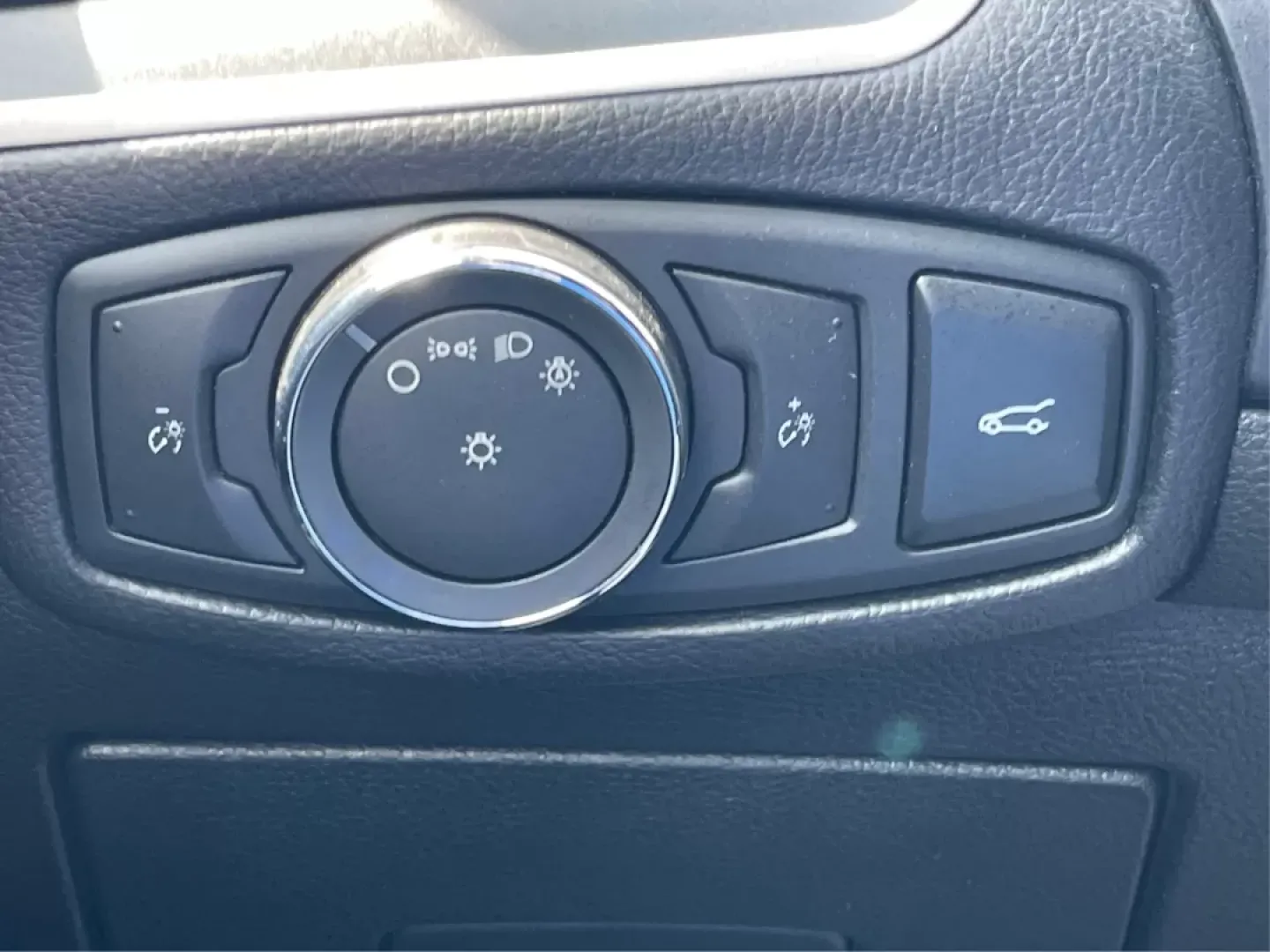2015 Ford Edge SEL (2FMTK3J94FB) with an Other engine, located at 880 E. National Road, OH, 45377, (937) 908-9800, 39.891918, -84.183975 - Photo#15