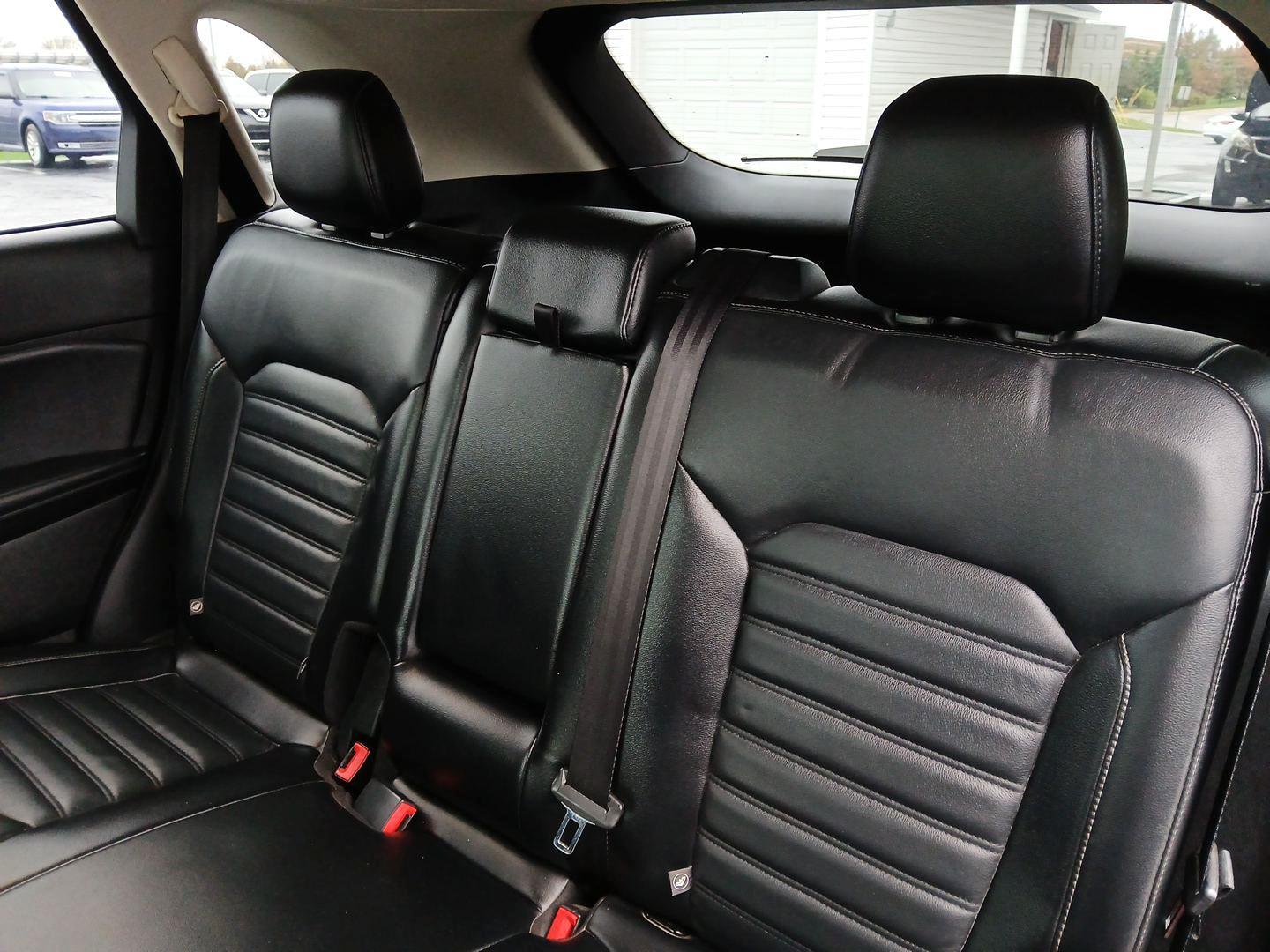 2015 Ford Edge SEL AWD (2FMTK4J84FB) with an 3.5L V6 DOHC 24V engine, 6-Speed Automatic transmission, located at 1184 Kauffman Ave, Fairborn, OH, 45324, (937) 908-9800, 39.807072, -84.031563 - Photo#9
