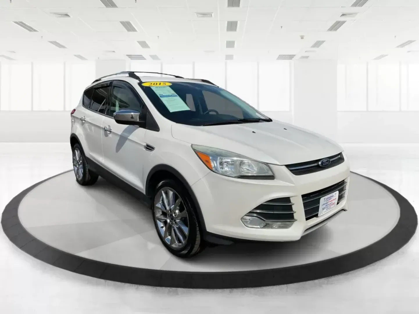 2015 Ford Escape SE (1FMCU9G92FU) with an EcoBoost 1.6L I-4 gasoline direct injection engine, located at 4508 South Dixie Dr, Moraine, OH, 45439, (937) 908-9800, 39.807072, -84.031563 - Photo#0