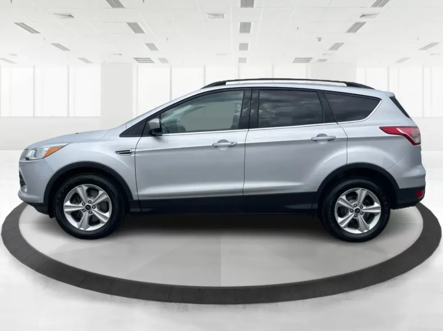 2015 Ford Escape SE (1FMCU9G9XFU) with an Other engine, located at 8750 N County Rd 25A, Piqua, OH, 45356, (937) 908-9800, 40.164391, -84.232513 - Photo#4
