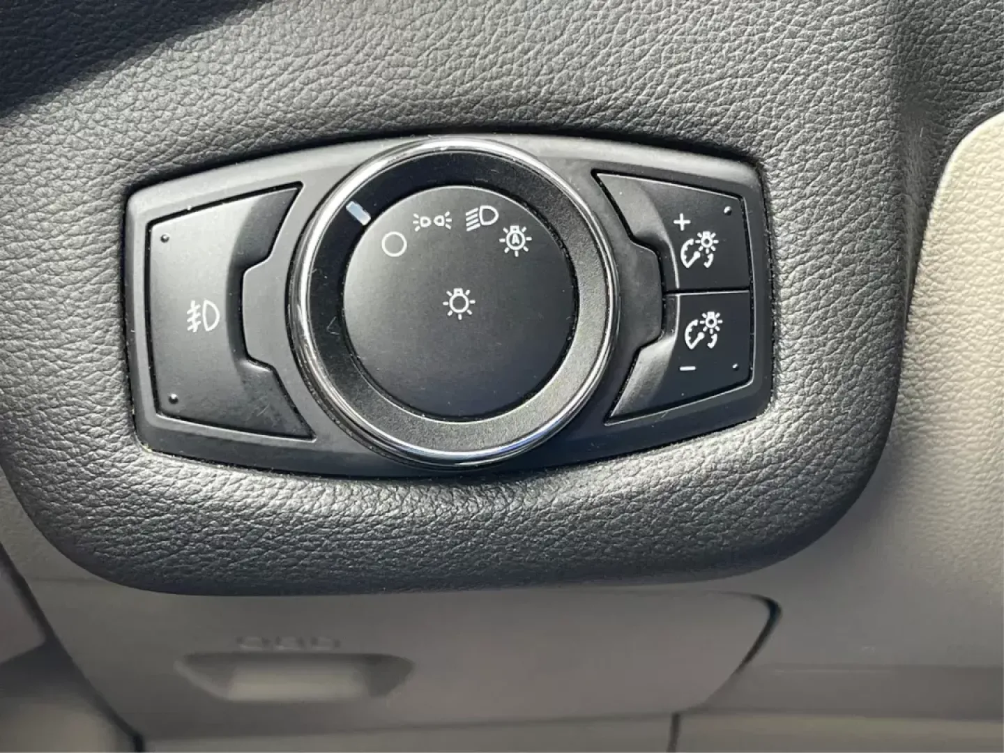 2015 Ford Escape SE (1FMCU9G9XFU) with an Other engine, located at 8750 N County Rd 25A, Piqua, OH, 45356, (937) 908-9800, 40.164391, -84.232513 - Photo#15