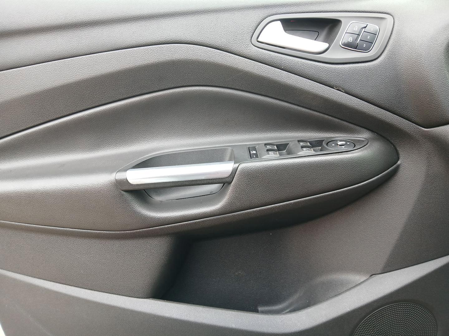 2015 Ford Escape Titanium 4WD (1FMCU9J92FU) with an 2.0L L4 DOHC 16V engine, 6-Speed Automatic transmission, located at 1230 East Main St, Xenia, OH, 45385, (937) 908-9800, 39.688042, -83.910538 - Photo#18