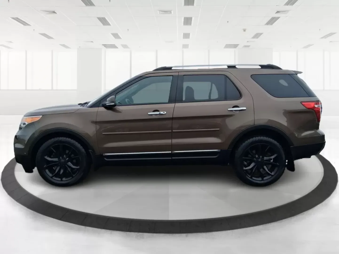 2015 Ford Explorer Limited (1FM5K8F85FG) with an 3.5L V-6 DOHC engine, located at 880 E. National Road, OH, 45377, (937) 908-9800, 39.891918, -84.183975 - Photo#5