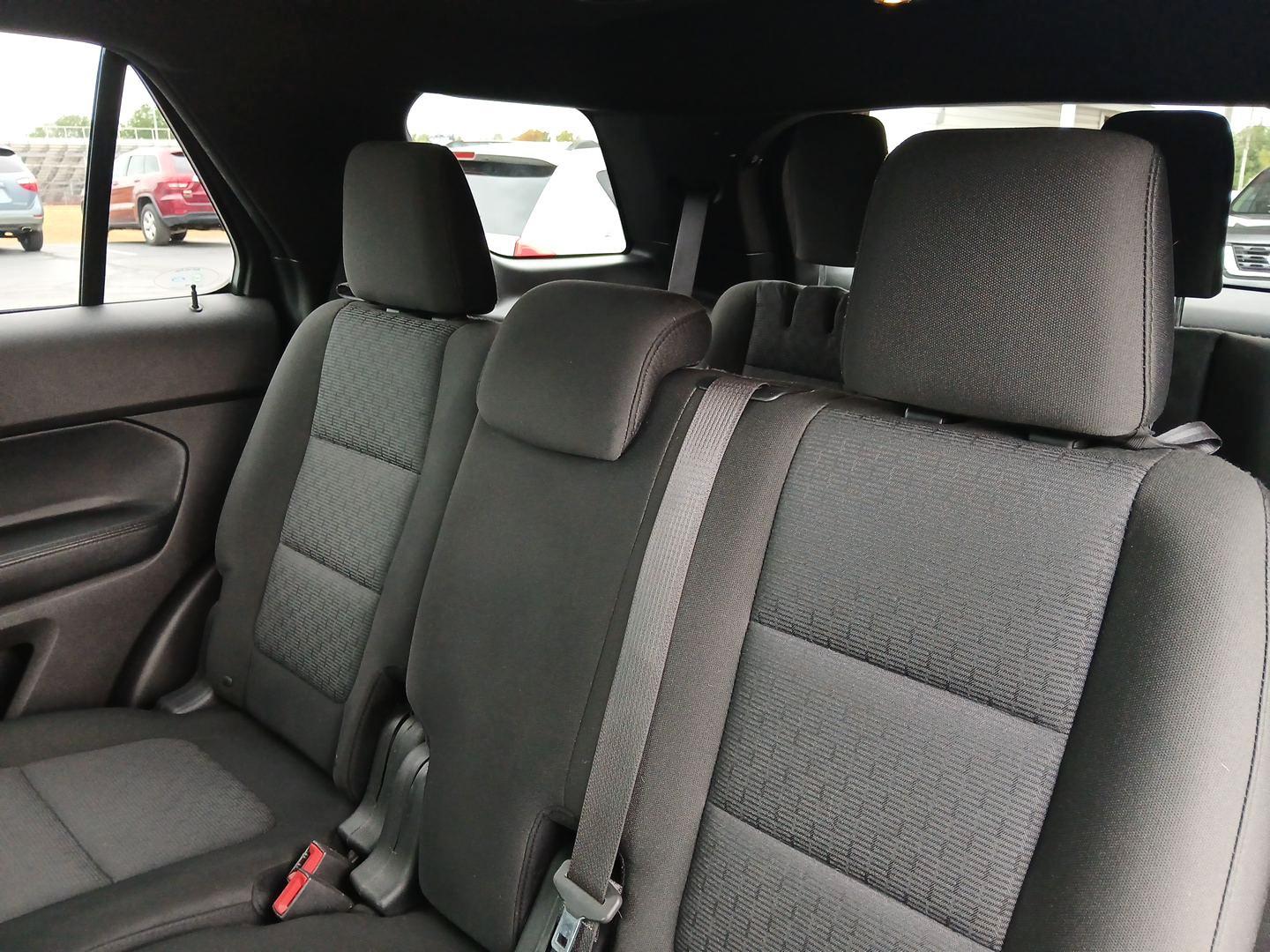 2015 Ford Explorer XLT FWD (1FM5K7D83FG) with an 3.5L V6 DOHC 24V engine, 6-Speed Automatic transmission, located at 880 E. National Road, OH, 45377, (937) 908-9800, 39.891918, -84.183975 - Photo#9
