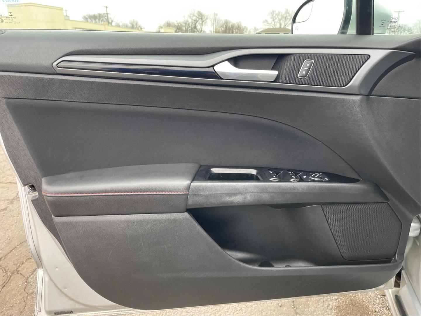 2015 Ford Fusion SE (3FA6P0H99FR) with an 2.0L L4 DOHC 16V engine, 6-Speed Automatic transmission, located at 1951 S Dayton Lakeview Rd., New Carlisle, OH, 45344, (937) 908-9800, 39.890999, -84.050255 - Photo#18