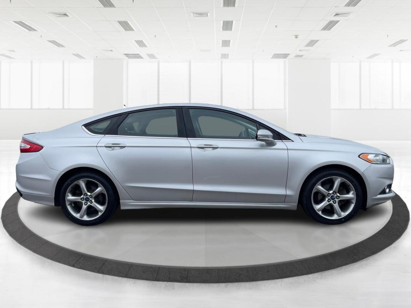 2015 Ford Fusion SE (3FA6P0H99FR) with an 2.0L L4 DOHC 16V engine, 6-Speed Automatic transmission, located at 1951 S Dayton Lakeview Rd., New Carlisle, OH, 45344, (937) 908-9800, 39.890999, -84.050255 - Photo#1