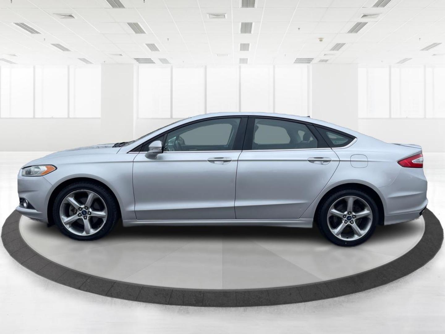 2015 Ford Fusion SE (3FA6P0H99FR) with an 2.0L L4 DOHC 16V engine, 6-Speed Automatic transmission, located at 1951 S Dayton Lakeview Rd., New Carlisle, OH, 45344, (937) 908-9800, 39.890999, -84.050255 - Photo#5