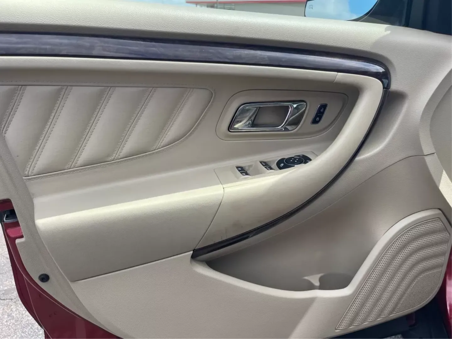2012 Nissan Murano SL (JN8AZ1MW8CW) with an 3.5L V-6 DOHC engine, located at 1184 Kauffman Ave, Fairborn, OH, 45324, (937) 908-9800, 39.807072, -84.031563 - Photo#18