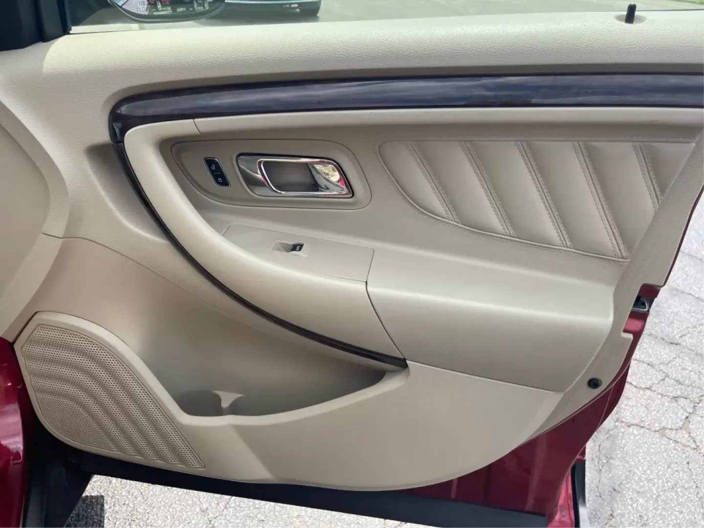 2012 Nissan Murano SL (JN8AZ1MW8CW) with an 3.5L V-6 DOHC engine, located at 1184 Kauffman Ave, Fairborn, OH, 45324, (937) 908-9800, 39.807072, -84.031563 - Photo#19