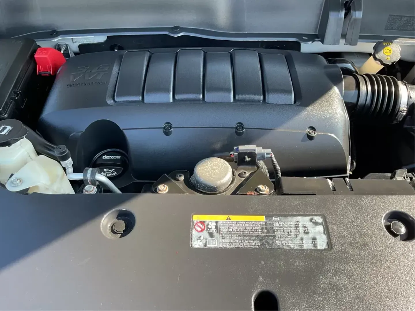 2015 GMC Acadia Denali (1GKKVTKD9FJ) with an 3.6L V-6 gasoline direct injection engine, located at 1230 East Main St, Xenia, OH, 45385, (937) 908-9800, 39.688042, -83.910538 - Photo#10