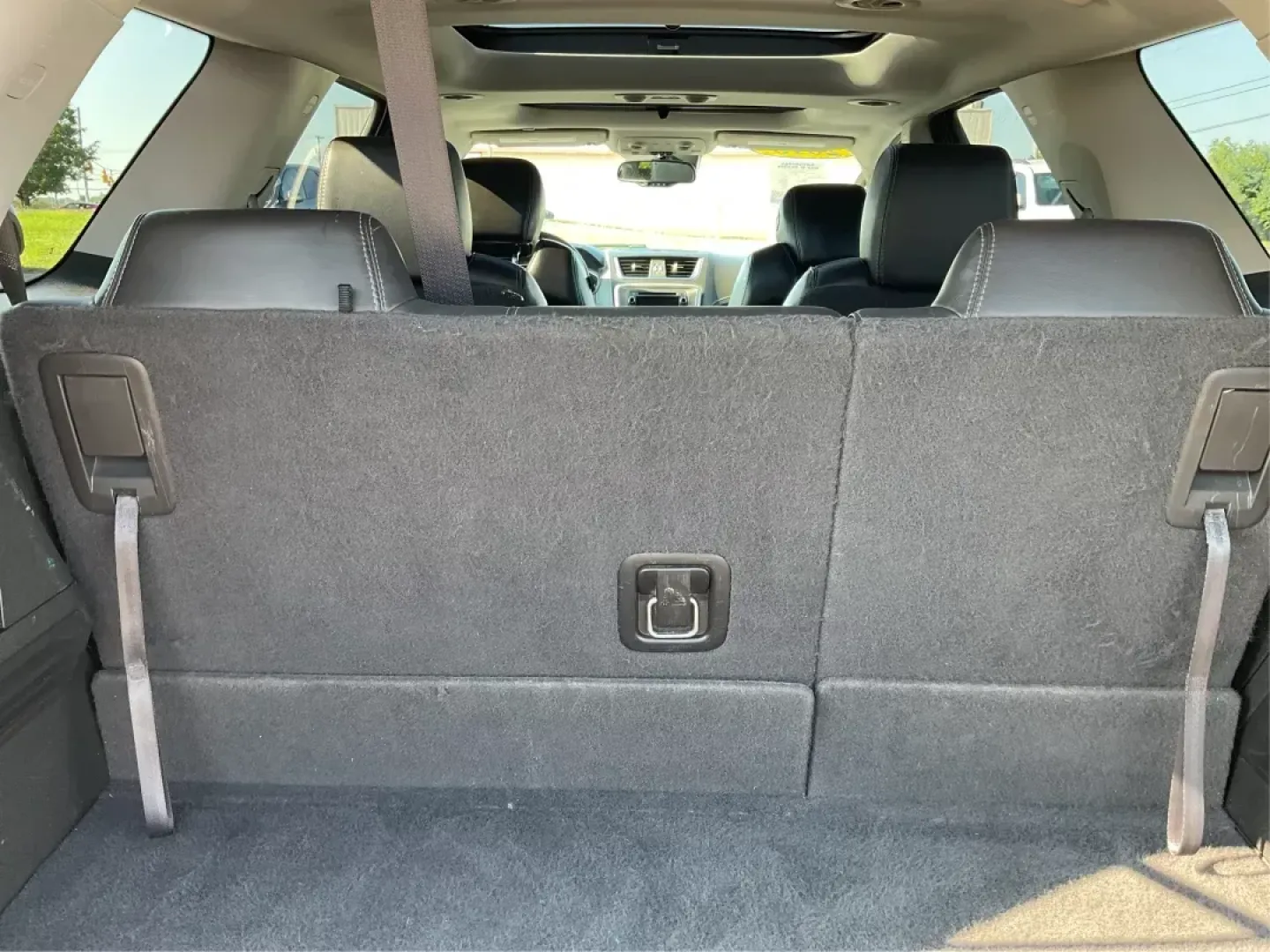 2015 GMC Acadia Denali (1GKKVTKD9FJ) with an 3.6L V-6 gasoline direct injection engine, located at 1230 East Main St, Xenia, OH, 45385, (937) 908-9800, 39.688042, -83.910538 - Photo#11