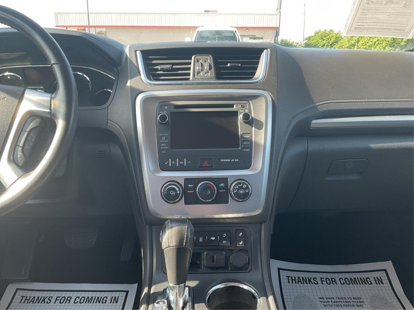 2015 Quicksilver Metallic GMC Acadia SLE-2 AWD (1GKKVPKD4FJ) with an 3.6L V6 DOHC 24V engine, 6-Speed Automatic transmission, located at 1230 East Main St, Xenia, OH, 45385, (937) 908-9800, 39.688042, -83.910538 - Photo#11