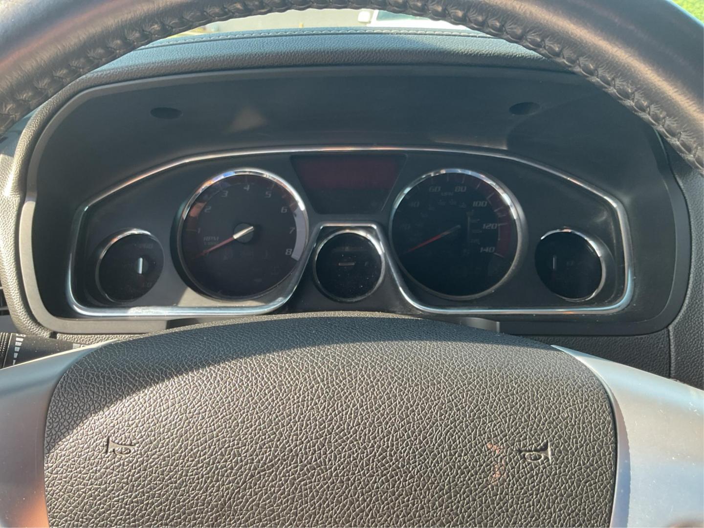 2015 Quicksilver Metallic GMC Acadia SLE-2 AWD (1GKKVPKD4FJ) with an 3.6L V6 DOHC 24V engine, 6-Speed Automatic transmission, located at 1230 East Main St, Xenia, OH, 45385, (937) 908-9800, 39.688042, -83.910538 - Photo#13