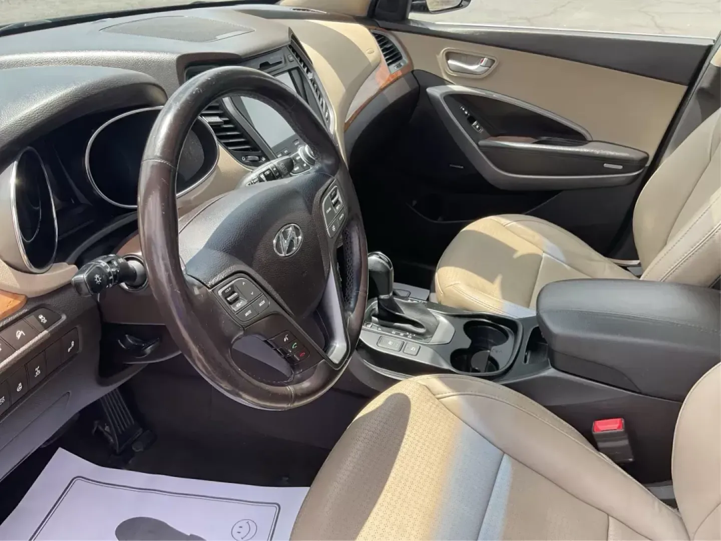 2015 Hyundai Santa Fe Sport 2.4L (5XYZUDLB2FG) with an Theta II 2.4L I-4 gasoline direct injection engine, located at 8750 N County Rd 25A, Piqua, OH, 45356, (937) 908-9800, 40.164391, -84.232513 - Photo#8