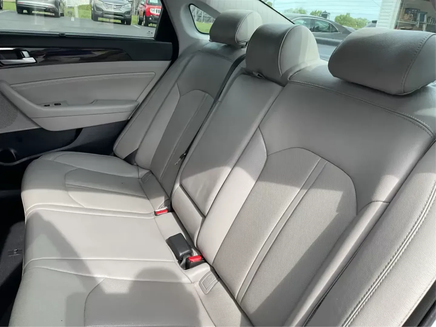 2015 Hyundai Sonata Limited (5NPE34AF6FH) with an 2.4L I-4 gasoline direct injection engine, located at 401 Woodman Dr, Riverside, OH, 45431, (937) 908-9800, 39.761024, -84.120956 - Photo#10