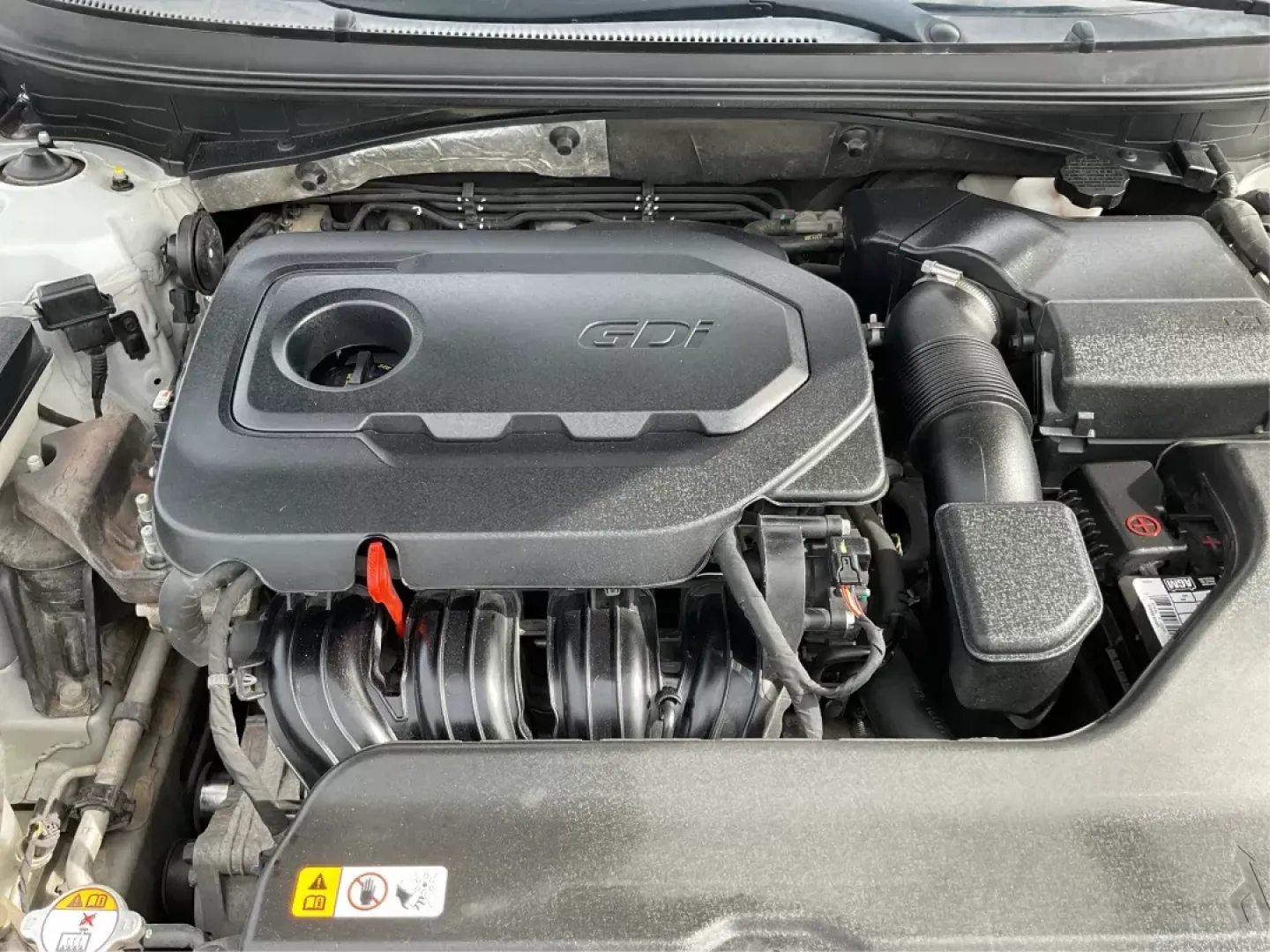 2015 Hyundai Sonata Limited (5NPE34AF6FH) with an 2.4L I-4 gasoline direct injection engine, located at 401 Woodman Dr, Riverside, OH, 45431, (937) 908-9800, 39.761024, -84.120956 - Photo#11