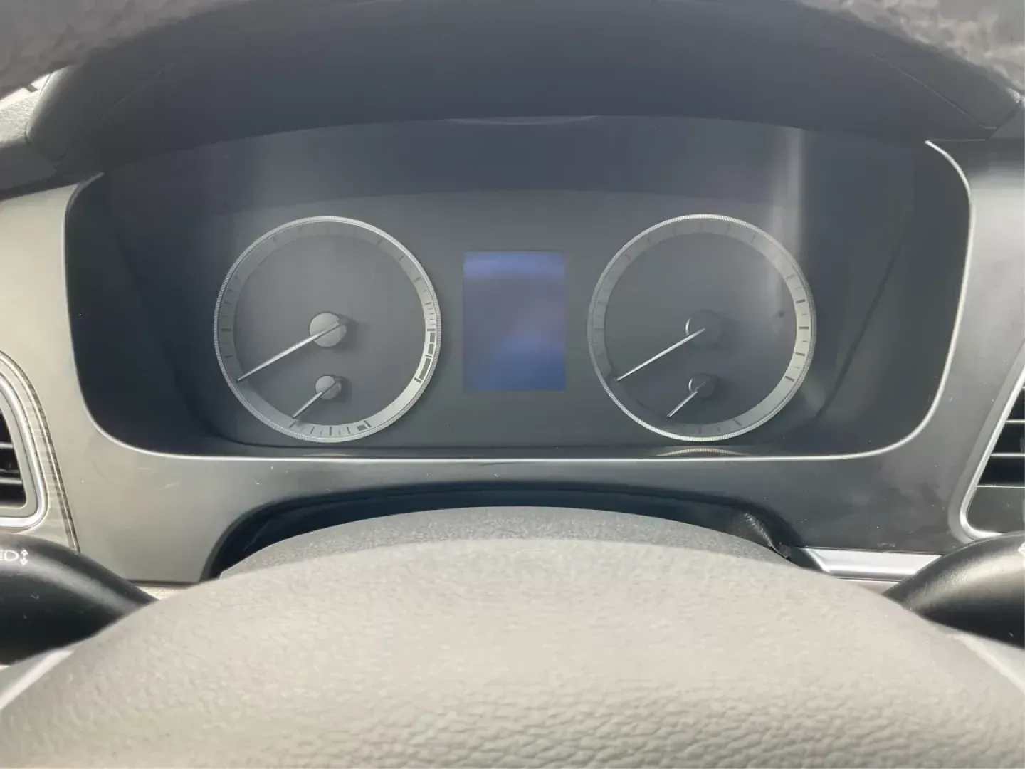 2015 Hyundai Sonata Limited (5NPE34AF6FH) with an 2.4L I-4 gasoline direct injection engine, located at 401 Woodman Dr, Riverside, OH, 45431, (937) 908-9800, 39.761024, -84.120956 - Photo#15
