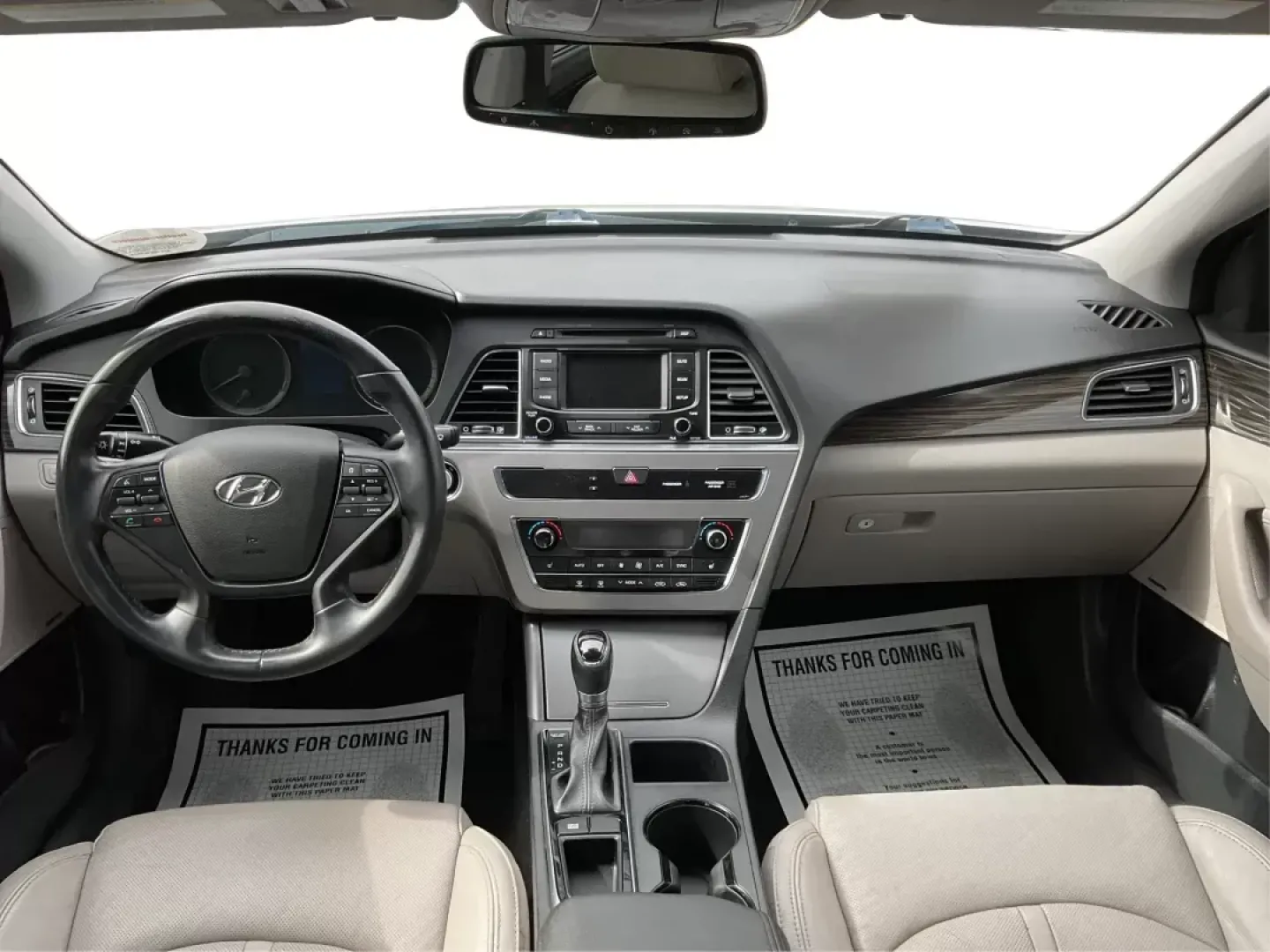 2015 Hyundai Sonata Limited (5NPE34AF6FH) with an 2.4L I-4 gasoline direct injection engine, located at 401 Woodman Dr, Riverside, OH, 45431, (937) 908-9800, 39.761024, -84.120956 - Photo#20