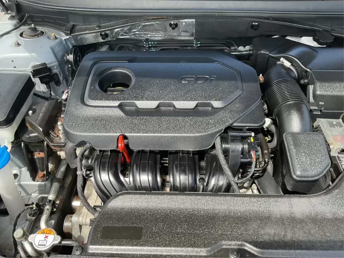 2015 Hyundai Sonata SE (5NPE24AF4FH) with an 2.4L I-4 gasoline direct injection engine, located at 1184 Kauffman Ave, Fairborn, OH, 45324, (937) 908-9800, 39.807072, -84.031563 - Photo#10