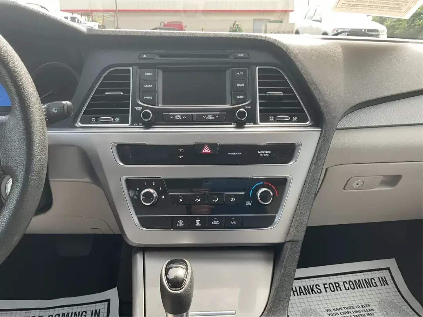 2015 Hyundai Sonata SE (5NPE24AF4FH) with an 2.4L I-4 gasoline direct injection engine, located at 1184 Kauffman Ave, Fairborn, OH, 45324, (937) 908-9800, 39.807072, -84.031563 - Photo#12