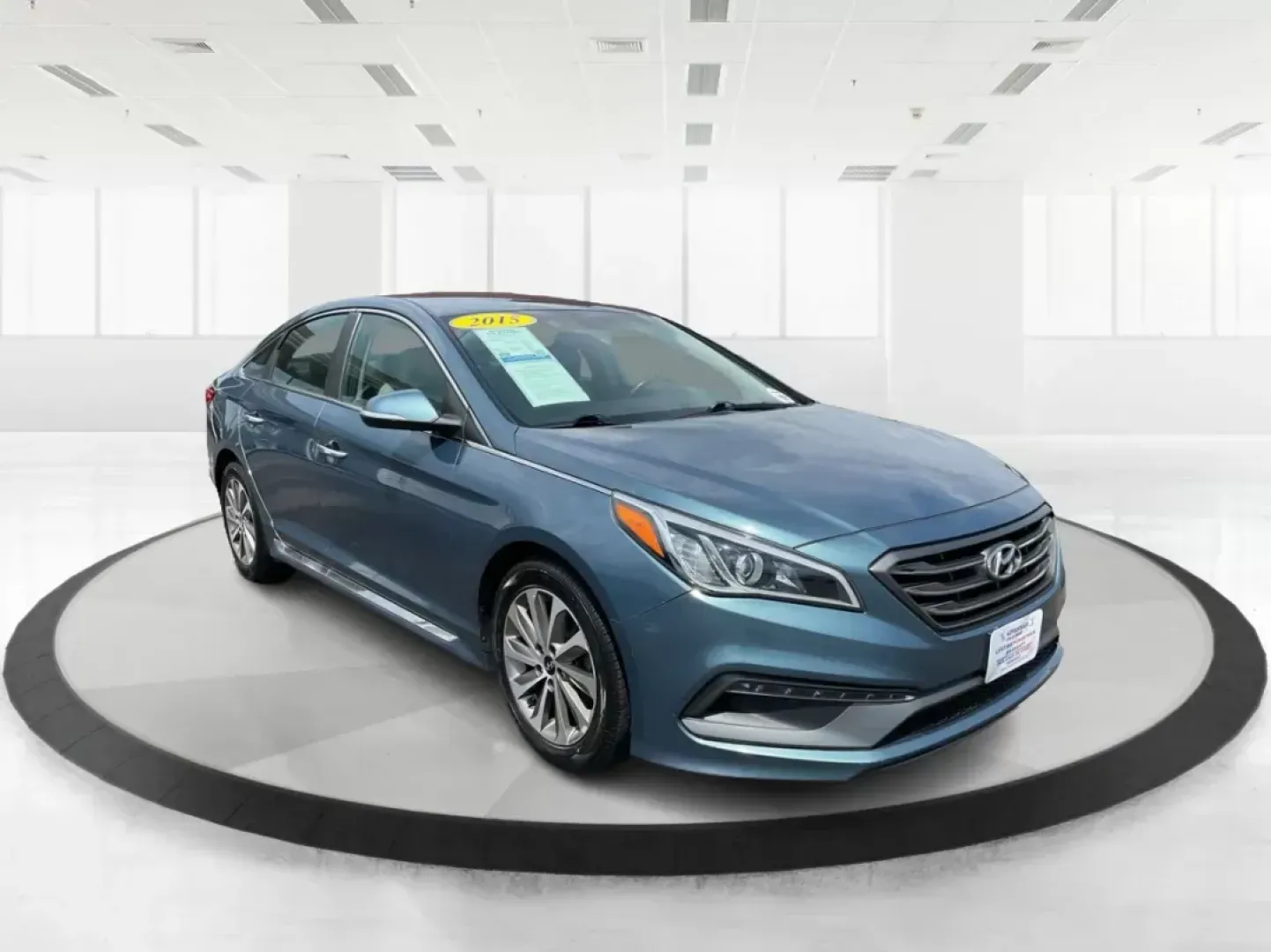 2015 Hyundai Sonata Sport (5NPE34AF2FH) with an 2.4L I-4 gasoline direct injection engine, located at 401 Woodman Dr, Riverside, OH, 45431, (937) 908-9800, 39.761024, -84.120956 - Photo#0