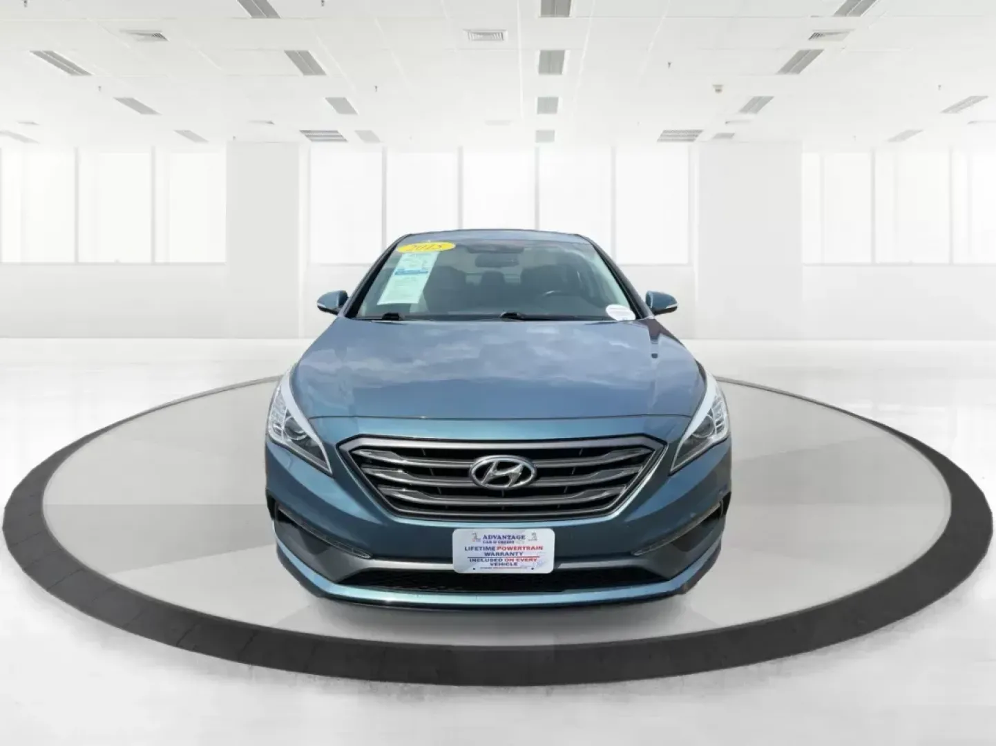 2015 Hyundai Sonata Sport (5NPE34AF2FH) with an 2.4L I-4 gasoline direct injection engine, located at 401 Woodman Dr, Riverside, OH, 45431, (937) 908-9800, 39.761024, -84.120956 - Photo#6