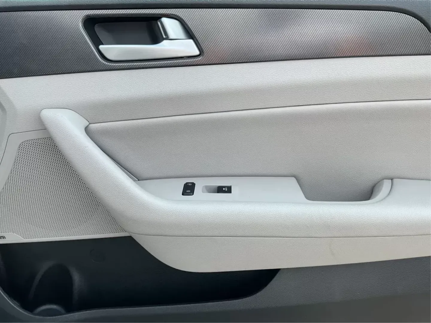 2015 Hyundai Sonata Sport (5NPE34AF2FH) with an 2.4L I-4 gasoline direct injection engine, located at 401 Woodman Dr, Riverside, OH, 45431, (937) 908-9800, 39.761024, -84.120956 - Photo#18