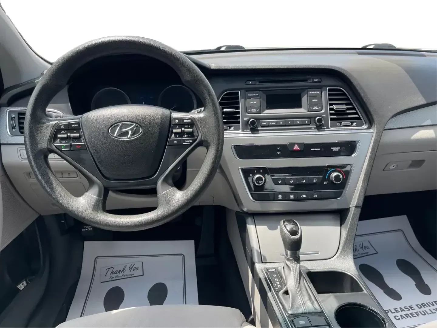 2015 Hyundai Sonata SE (5NPE24AF4FH) with an 2.4L I-4 gasoline direct injection engine, located at 1951 S Dayton Lakeview Rd., New Carlisle, OH, 45344, (937) 908-9800, 39.890999, -84.050255 - Photo#20
