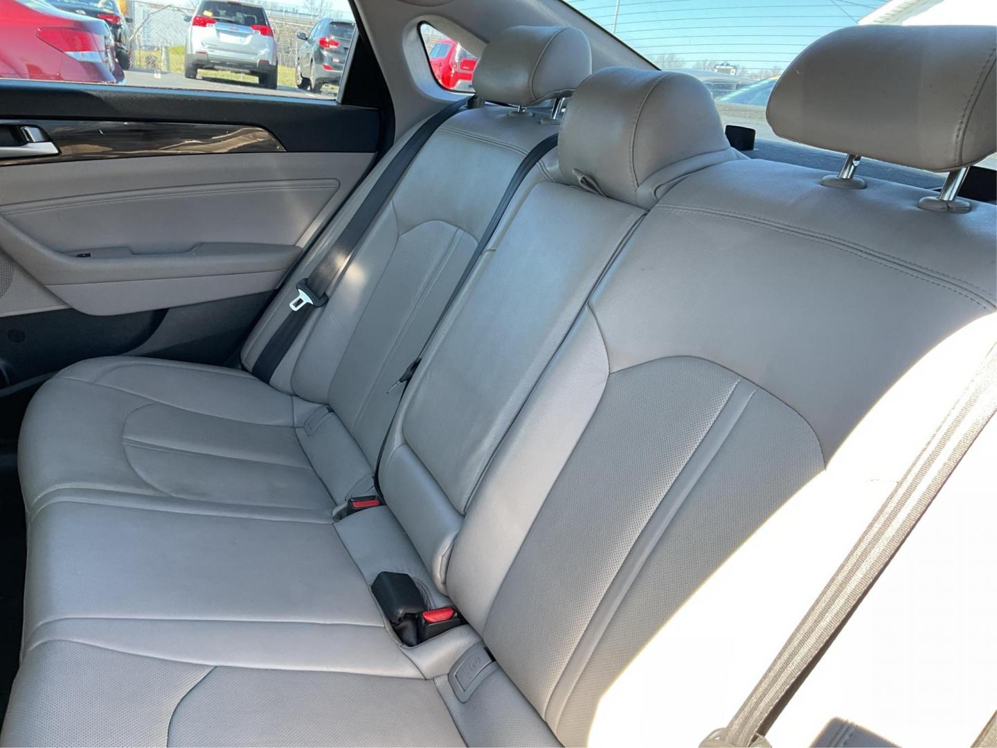 2015 Hyundai Sonata ECO (5NPE24AA3FH) with an 1.6L I-4 gasoline direct injection engine, located at 1184 Kauffman Ave, Fairborn, OH, 45324, (937) 908-9800, 39.807072, -84.031563 - Photo#8