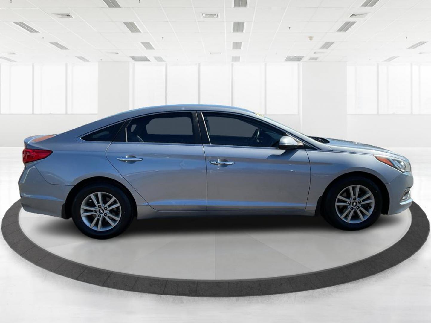 2015 Hyundai Sonata ECO (5NPE24AA3FH) with an 1.6L I-4 gasoline direct injection engine, located at 1184 Kauffman Ave, Fairborn, OH, 45324, (937) 908-9800, 39.807072, -84.031563 - Photo#1