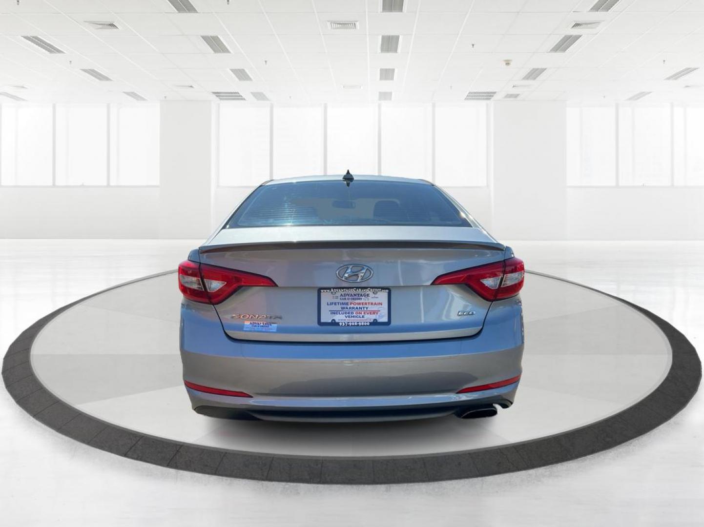 2015 Hyundai Sonata ECO (5NPE24AA3FH) with an 1.6L I-4 gasoline direct injection engine, located at 1184 Kauffman Ave, Fairborn, OH, 45324, (937) 908-9800, 39.807072, -84.031563 - Photo#3