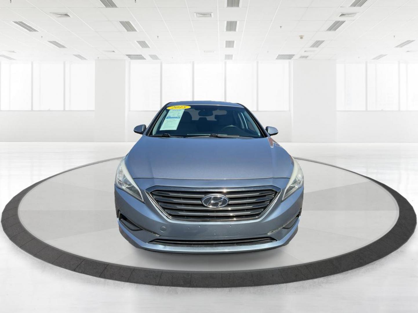 2015 Hyundai Sonata ECO (5NPE24AA3FH) with an 1.6L I-4 gasoline direct injection engine, located at 1184 Kauffman Ave, Fairborn, OH, 45324, (937) 908-9800, 39.807072, -84.031563 - Photo#6
