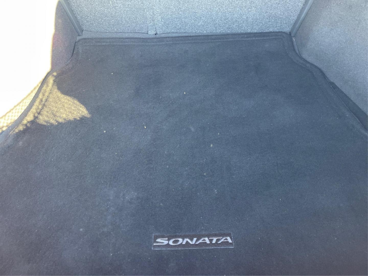 2015 Hyundai Sonata Sport (5NPE34AF6FH) with an 2.4L L4 DOHC 16V engine, 6-Speed Automatic transmission, located at 1230 East Main St, Xenia, OH, 45385, (937) 908-9800, 39.688042, -83.910538 - Photo#10