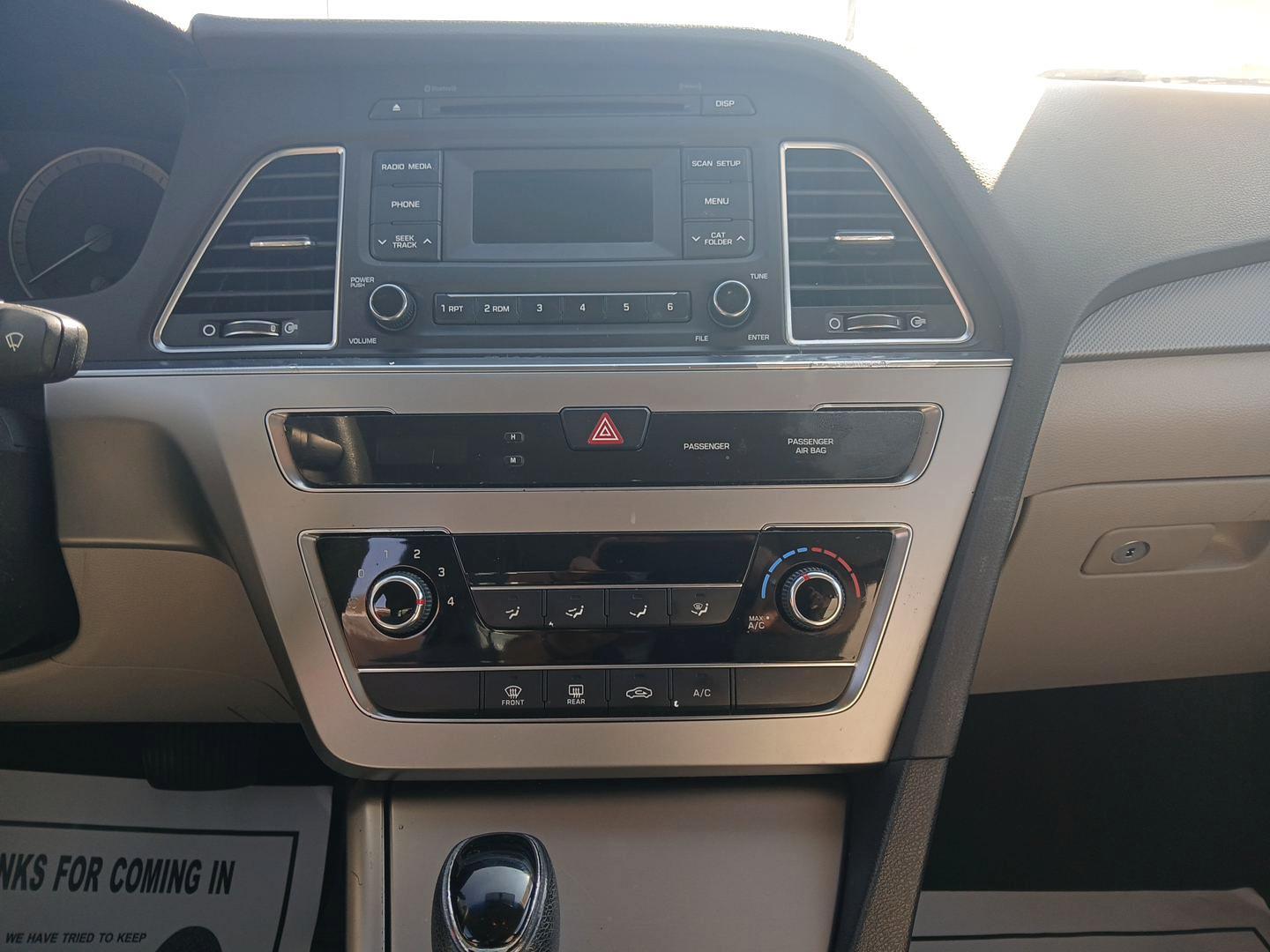 2015 Hyundai Sonata SE (5NPE24AF7FH) with an 2.4L L4 DOHC 16V engine, 7-Speed Automatic transmission, located at 1951 S Dayton Lakeview Rd., New Carlisle, OH, 45344, (937) 908-9800, 39.890999, -84.050255 - Photo#12