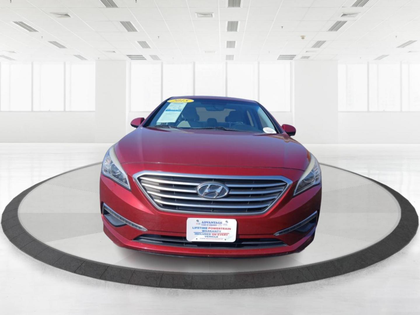 2015 Hyundai Sonata SE (5NPE24AF7FH) with an 2.4L L4 DOHC 16V engine, 7-Speed Automatic transmission, located at 1951 S Dayton Lakeview Rd., New Carlisle, OH, 45344, (937) 908-9800, 39.890999, -84.050255 - Photo#6