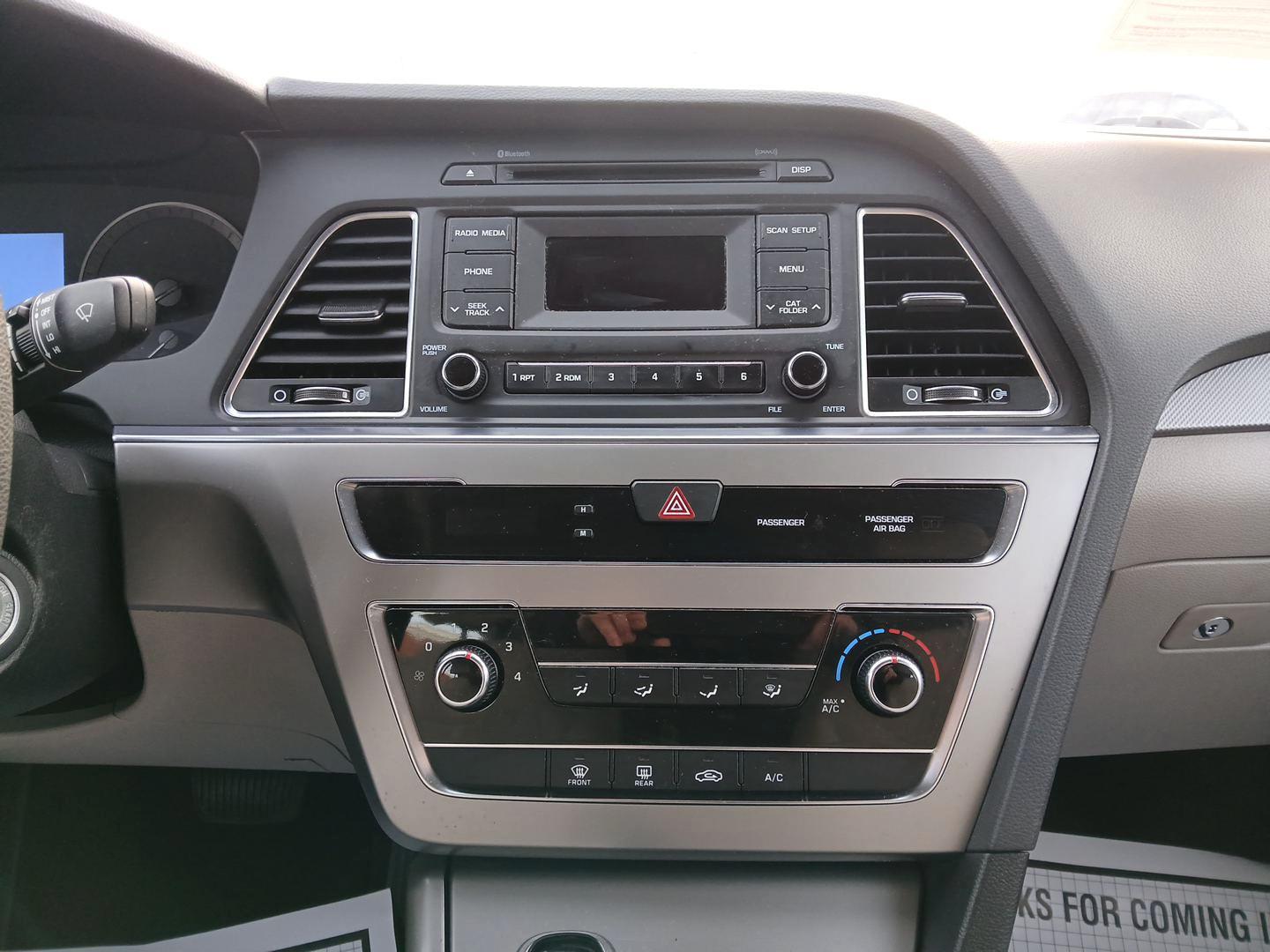 2015 Hyundai Sonata SE (5NPE24AF0FH) with an 2.4L L4 DOHC 16V engine, 7-Speed Automatic transmission, located at 401 Woodman Dr, Riverside, OH, 45431, (937) 908-9800, 39.761024, -84.120956 - Photo#12