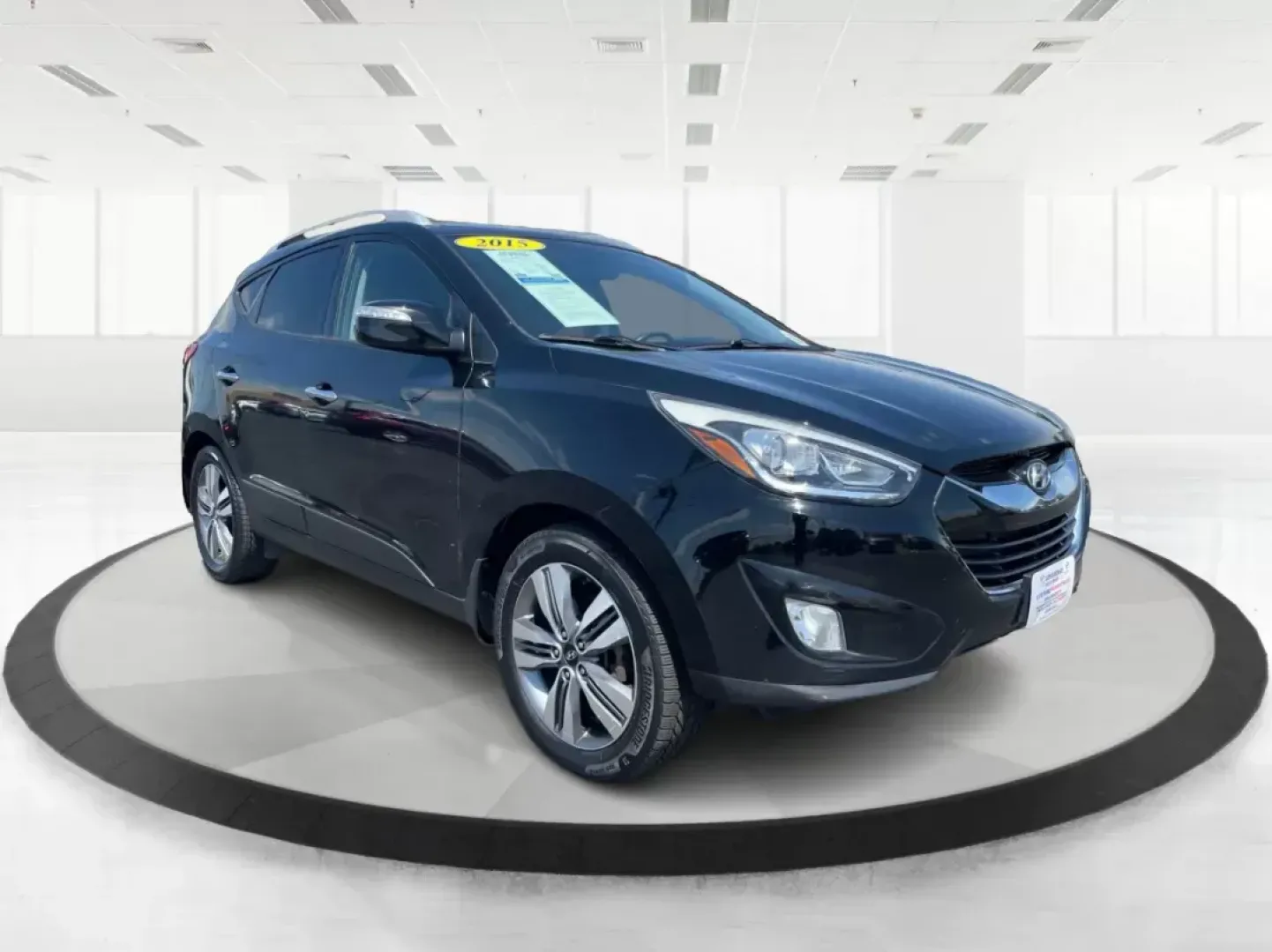 2015 Hyundai Tucson Limited (KM8JUCAG0FU) with an Theta II 2.4L I-4 gasoline direct injection engine, located at 401 Woodman Dr, Riverside, OH, 45431, (937) 908-9800, 39.761024, -84.120956 - Photo#0