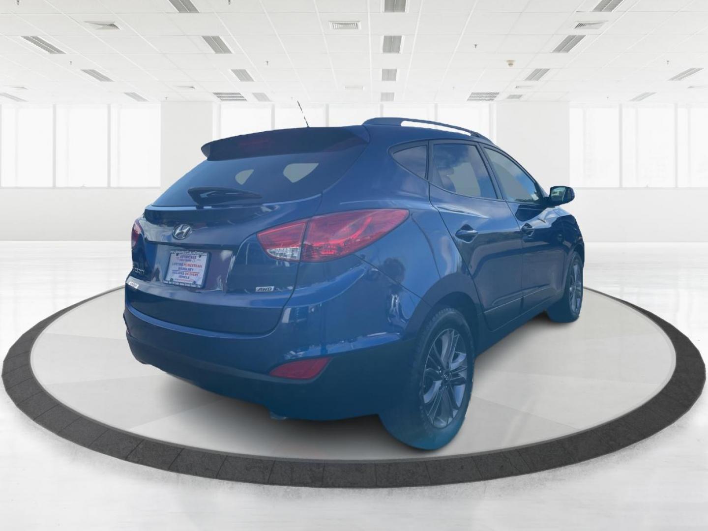 2015 Hyundai Tucson GLS AWD (KM8JUCAG7FU) with an 2.4L L4 DOHC 16V engine, 6-Speed Automatic transmission, located at 880 E. National Road, OH, 45377, (937) 908-9800, 39.891918, -84.183975 - Photo#2